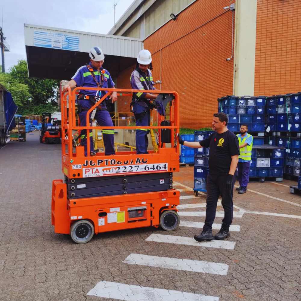 Treinamento de Plataformas Elevatórias